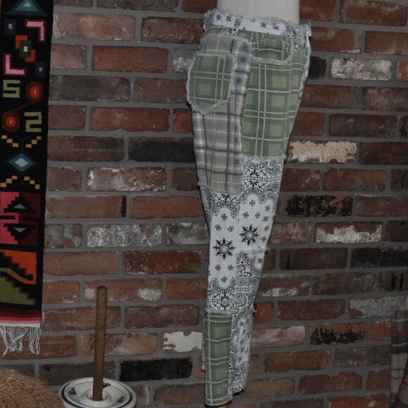 Raggedy Ann Inspired Frayed Patchwork Plaid & Bandana High Rise Pants M - Picture 4 of 12